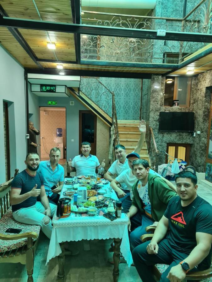 Alikhan Bukhara Esterno foto